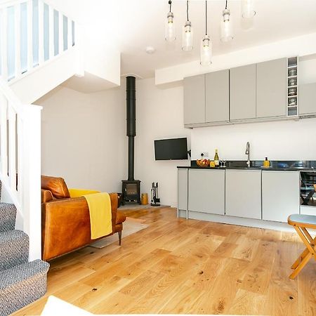 The Bs Hive, Modern, Stylish, 2 Bedroom House, In Harrogate Centre 외부 사진