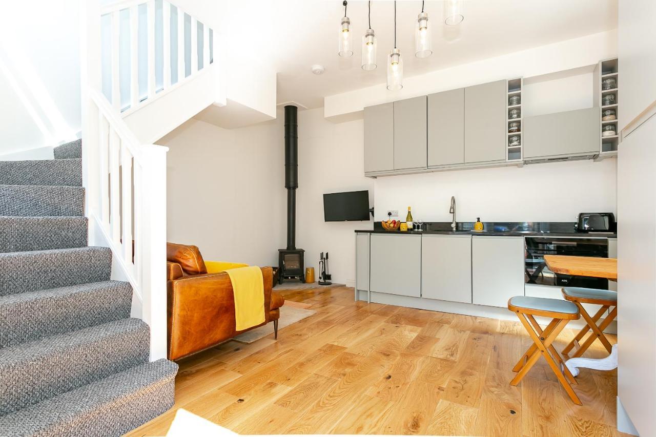 The Bs Hive, Modern, Stylish, 2 Bedroom House, In Harrogate Centre 외부 사진