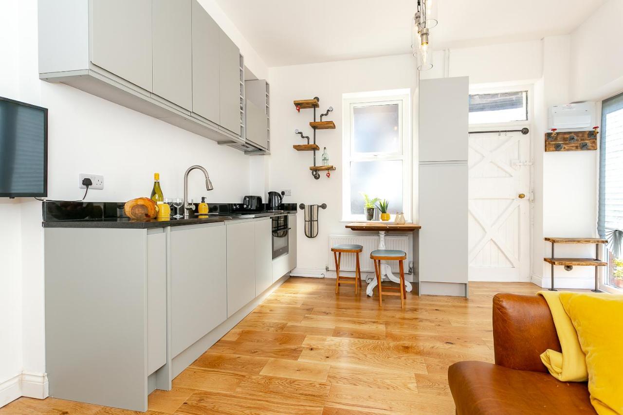 The Bs Hive, Modern, Stylish, 2 Bedroom House, In Harrogate Centre 외부 사진