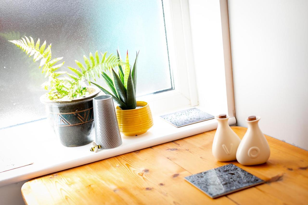 The Bs Hive, Modern, Stylish, 2 Bedroom House, In Harrogate Centre 외부 사진