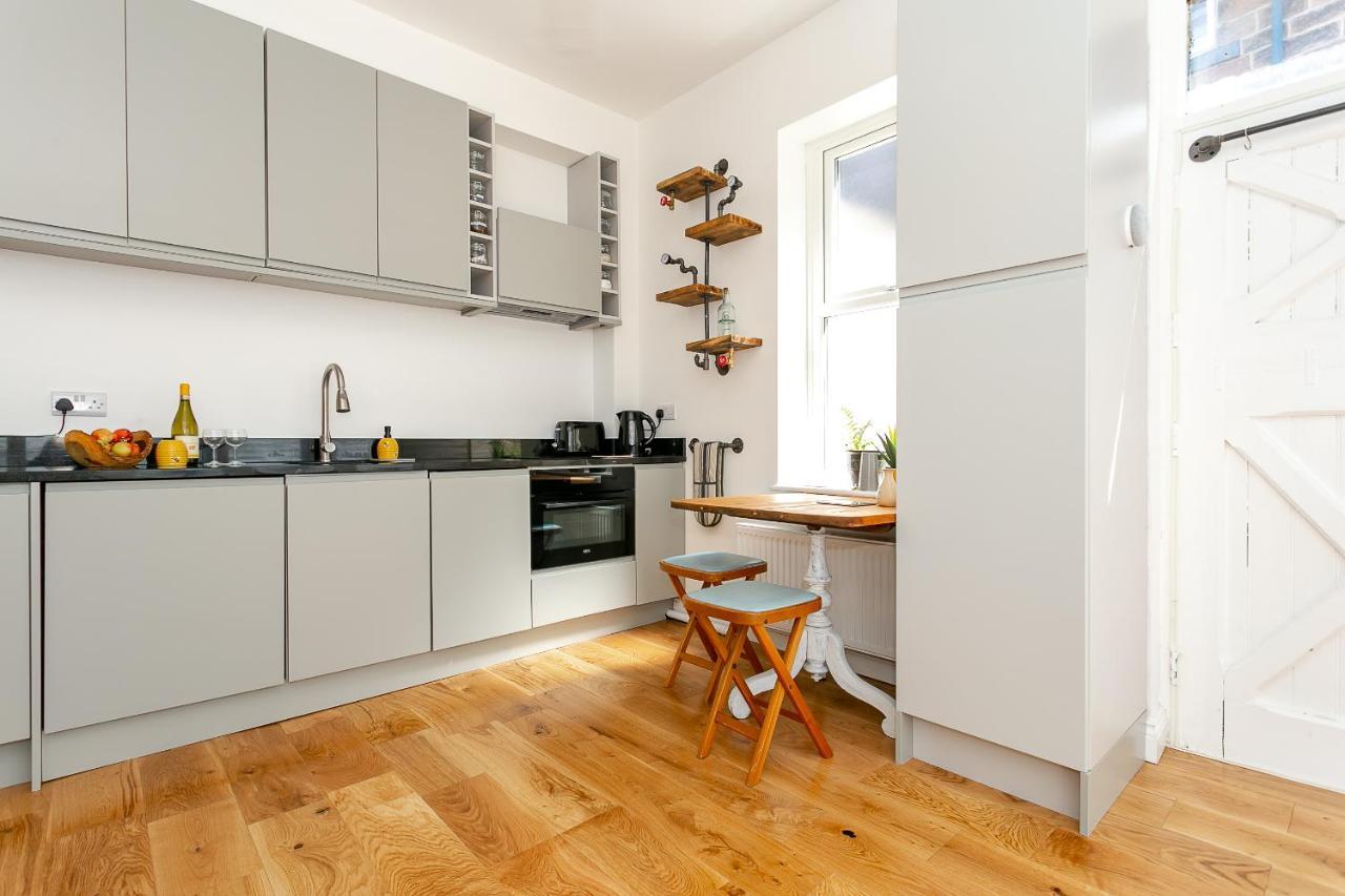 The Bs Hive, Modern, Stylish, 2 Bedroom House, In Harrogate Centre 외부 사진