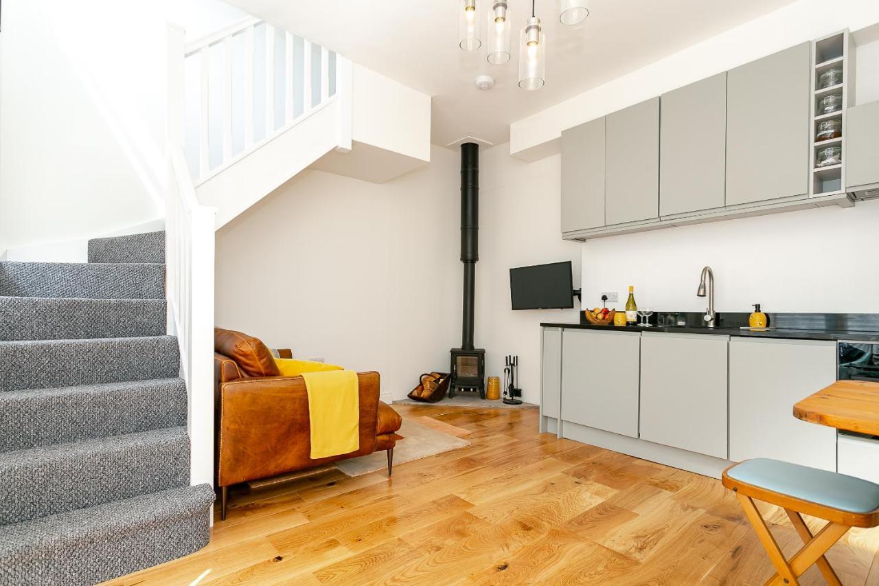 The Bs Hive, Modern, Stylish, 2 Bedroom House, In Harrogate Centre 외부 사진